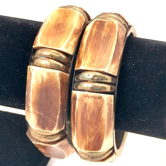 VINTAGE CARVED BRASS CHUNKY BANGLE BRACELETS LOT OF 2 - Picture 1 of 6